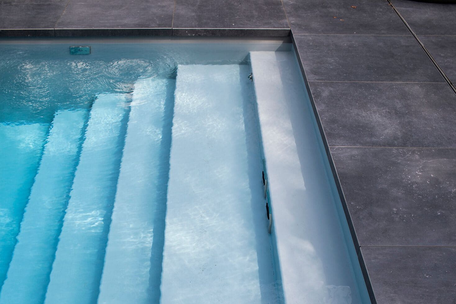 Treppe in Pool